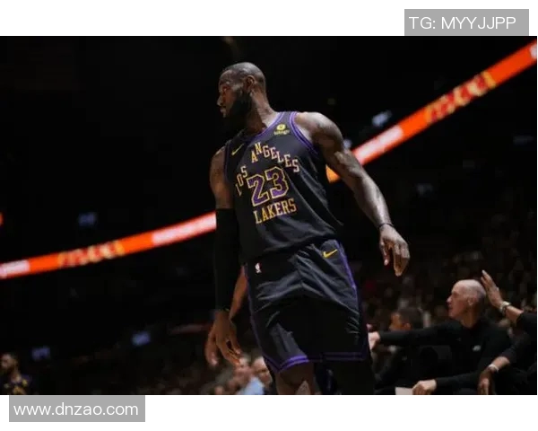 今天勇者与湖人激战正酣比分揭晓精彩瞬间回顾