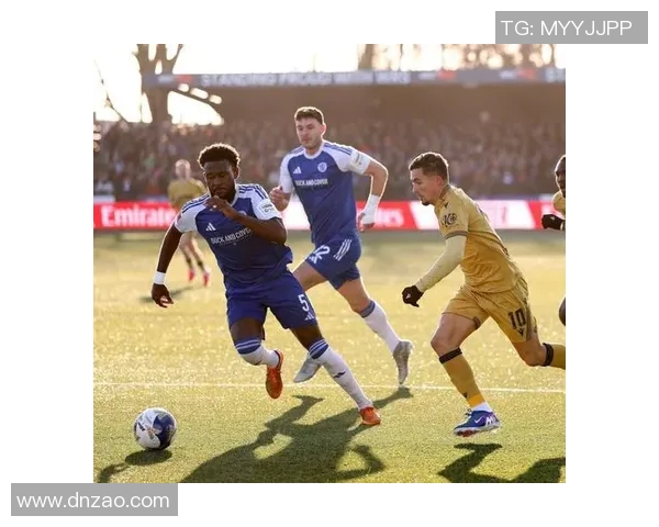 曼联与曼城巅峰对决足球盛宴引发球迷热潮