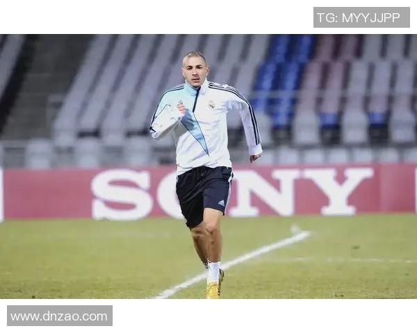 本泽马的传奇之路:从青涩少年到世界足球巨星的辉煌历程